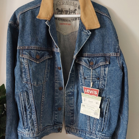 Levi's jean jacket - Picture 3 of 6